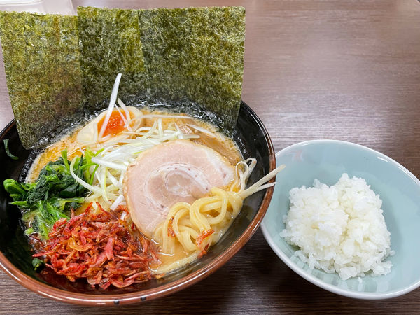 「【期間限定】家系海老ラーメン880円、半ライス50円」@横浜家系ラーメン 藤家の写真