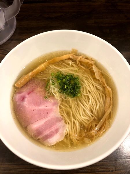 「塩ラーメン800円」@町田汁場 しおらーめん進化 町田駅前店の写真