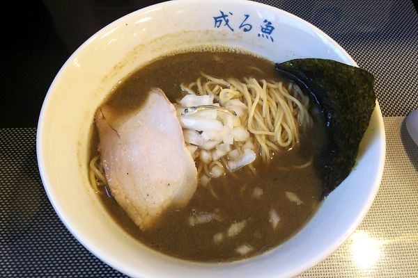 「鯖 濃口(800)・和え玉(200円)」@煮干し中華そば 成る魚の写真