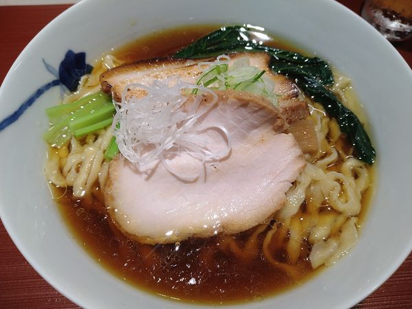 「醤油(手揉み麺)」@麺 みつヰの写真