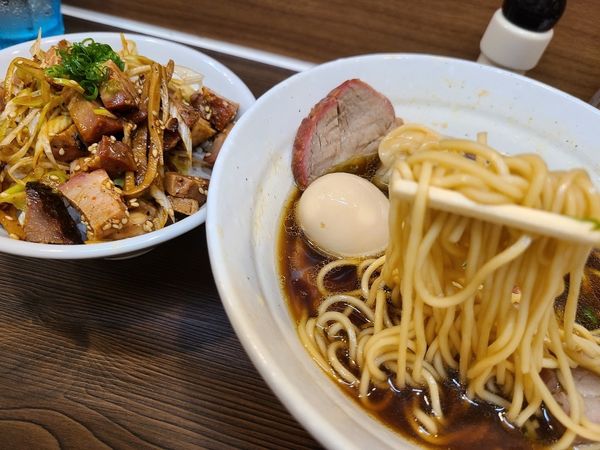 「特製中華そば醤油とネギチャーシュー飯」@中華そば さわの写真