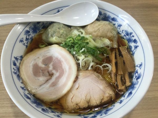 「ラーメン+わんたん2つ（￥800+180）」@覆めん 花木の写真