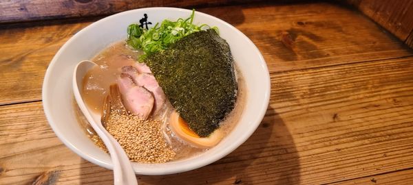 「特博多豚骨ラーメン+替玉」@井田商店の写真