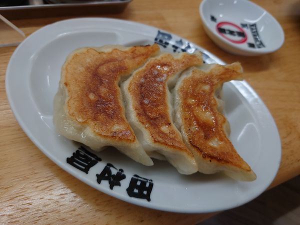 「餃子310円+ラーメン690円」@田村屋の写真
