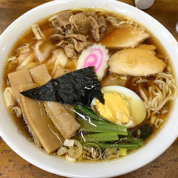 「ワンタンメン＋鶏皮トッピング」@盛昭軒の写真