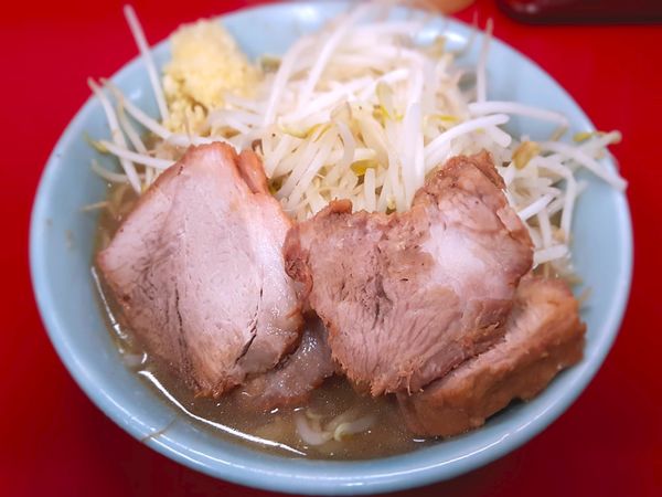 「ブタ入り￥850」@ラーメン二郎 新宿歌舞伎町店の写真