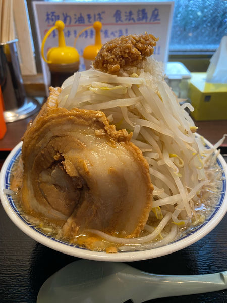 「らーめん➕麺固め➕小豚」@山勝角ふじ 二十世紀が丘店の写真