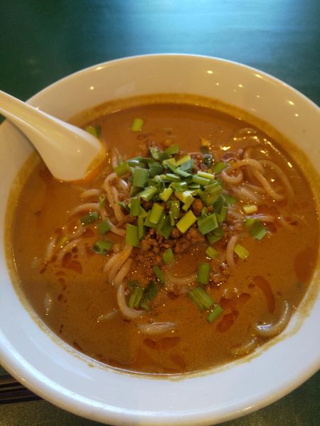 「四川担々麺・辛さ普通770円(ランチ価格)」@百香亭 成田店の写真