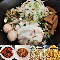 冷やし油そば＋食べる辣油＋フライドオニオン＝770円