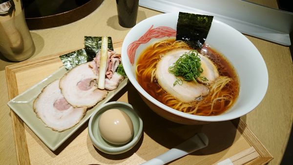 「醤油らぁ麺+特製トッピング」@NIPPON RAMEN 凛 TOKYOの写真