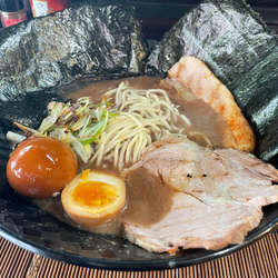 特製濱豚骨ラーメン（鬼壺ニラ別皿）