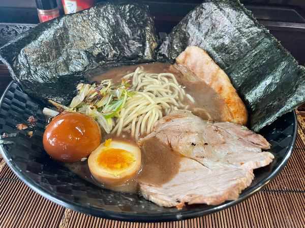 「特製濱豚骨ラーメン（鬼壺ニラ別皿）」@和歌山家の写真