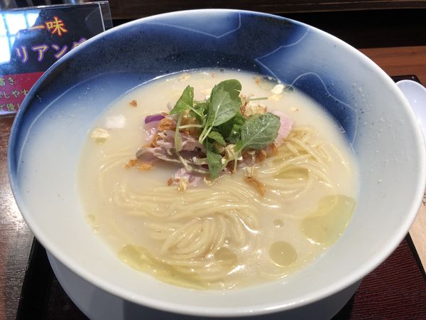 「北海道ピュアホワイトのとうきび、京鴨冷やしそば」@拳ラーメンの写真