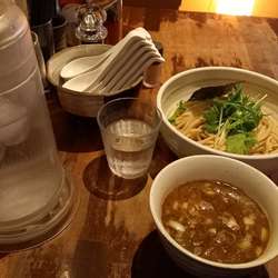 濃い出汁つけ蕎麦