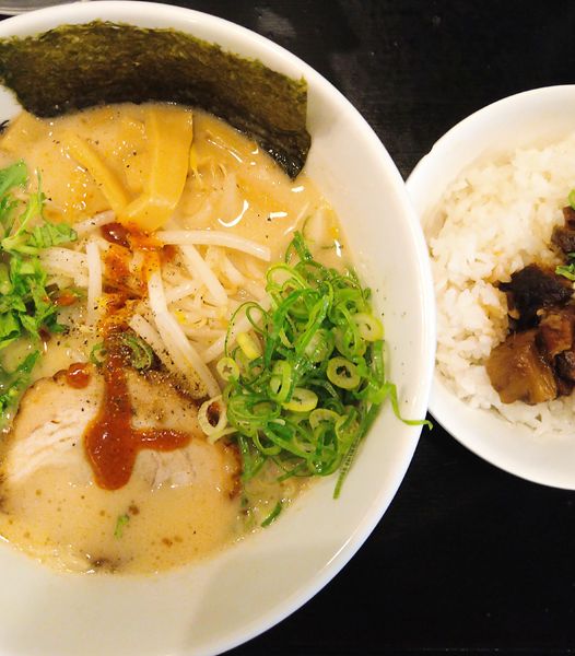 「『ランチセットA』850円」@牛骨ラーメン 香味徳の写真