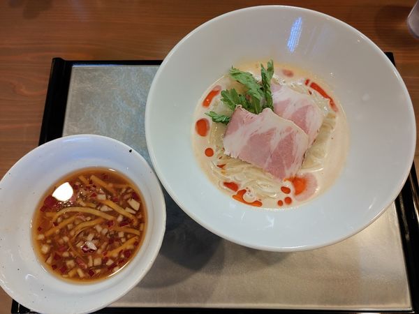 「特製冷しまぜつけそば」@小麦と焼きあご すぐれの写真