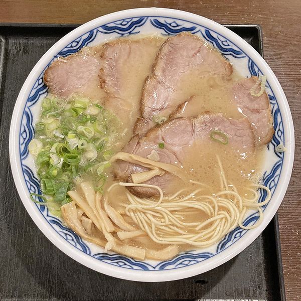 「チャーシューらぁめん」@博多麺房 赤のれん 丸ビル店の写真