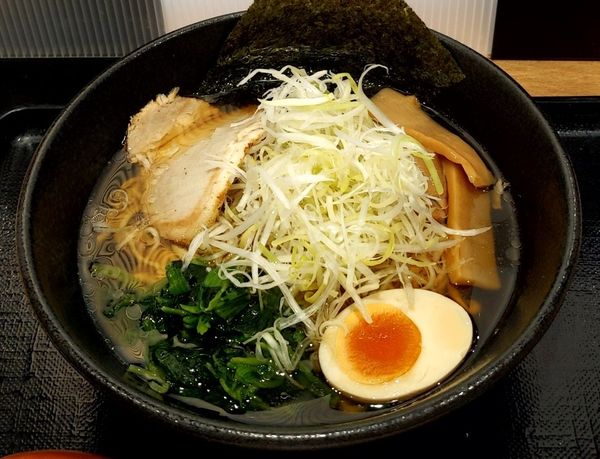 「上里醤油ラーメン」@蔵仕込らーめん KURA 上里SA店の写真