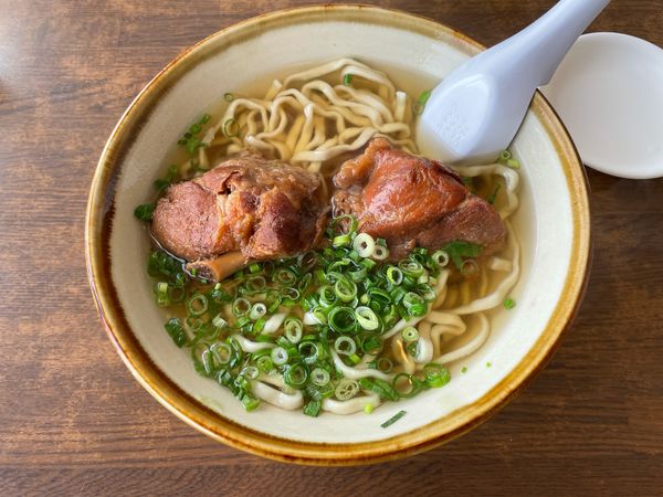 「ソーキそば（中）」@なかむらそばの写真