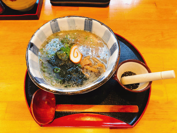 「黒ごま塩らーめん」@中華そば よなき家 本店の写真