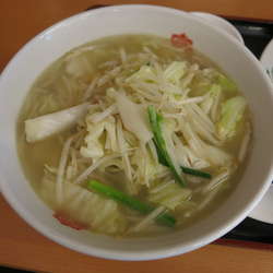 野菜たっぷりタンメン+バジル餃子：730円