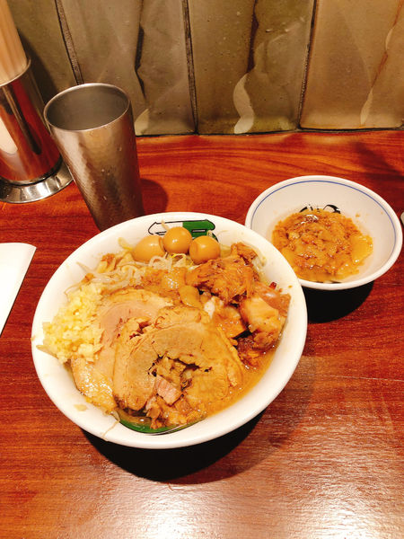 「雷そば　雷増し　NY有料アブラ」@ラーメン 雷 東京本丸店の写真