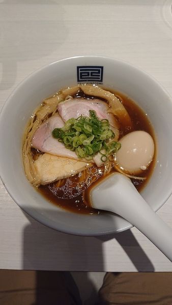 「鴨×鶏味玉淡麗醤油らーめん」@淡麗拉麺 己巳の写真