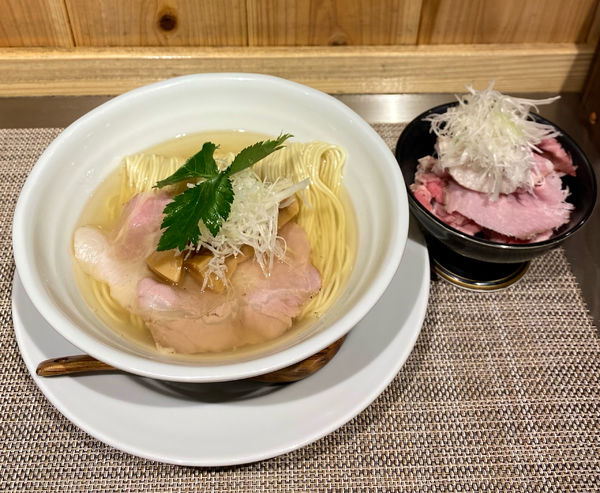 「塩そば(並)¥650&肉増し¥200」@成城青果の写真