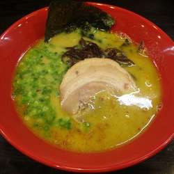 カレーとんこつラーメン　850円