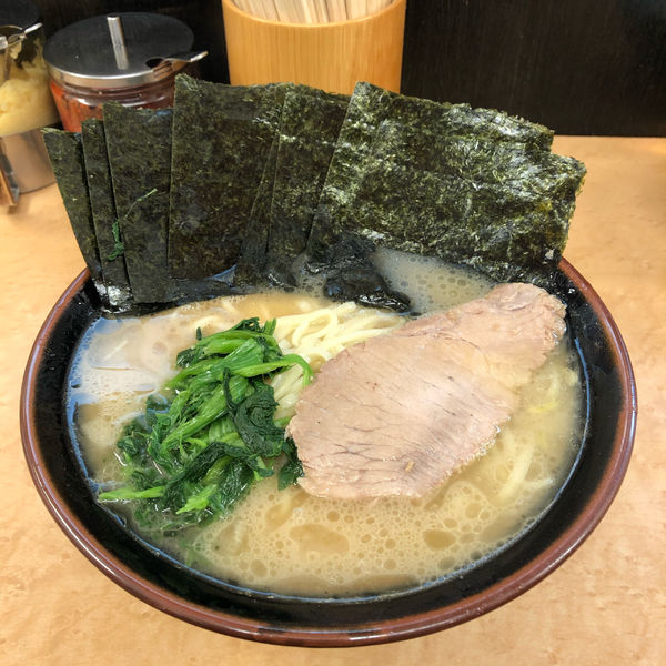 「ラーメン中盛り、海苔増し」@光家の写真