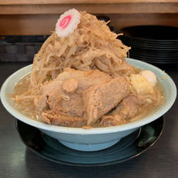 ラーメン＋野菜マシ（無料もあるが有料の方）