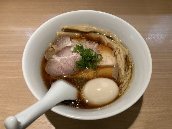 「特製醤油らぁ麺」@らぁ麺 はやし田 新宿本店の写真