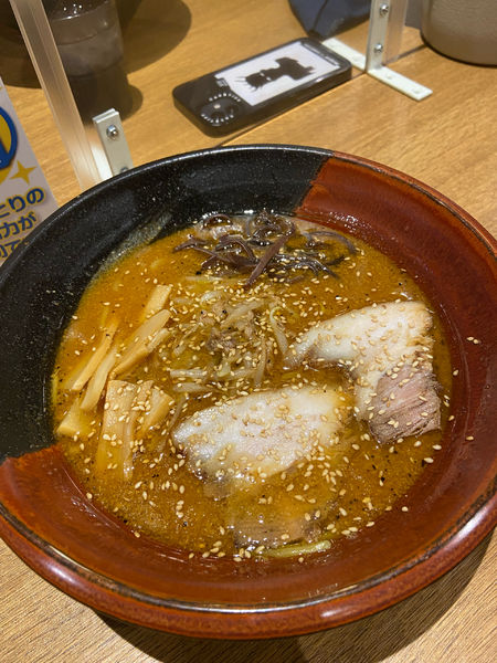 「焙煎ごまみそラーメン」@らーめん 吉山商店 なんばラーメン一座店の写真
