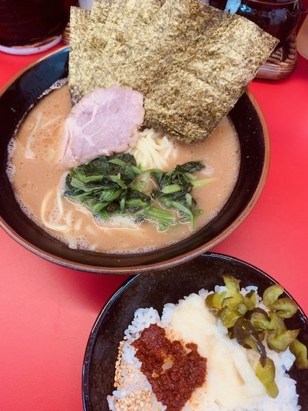 「ラーメン（並） 700円　のり 100円　無料ライス」@横浜ラーメン 山本家の写真