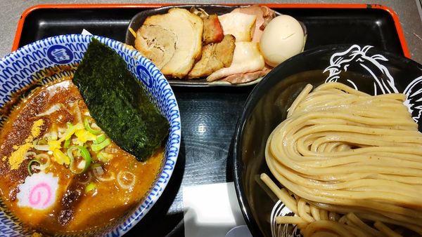 「濃厚つけ麺全部のせ」@松戸富田麺絆の写真