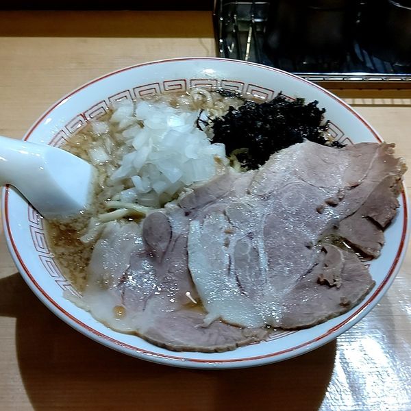 「中華そば 醤油 +玉ねぎ」@背脂煮干し中華そば 和市 新橋本店の写真