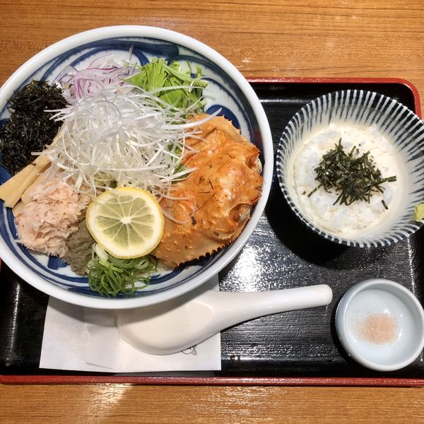 「北海道産紅ズワイ蟹の冷やしまぜそば (冷飯割り付) ￥990」@寿製麺よしかわ 川越店の写真