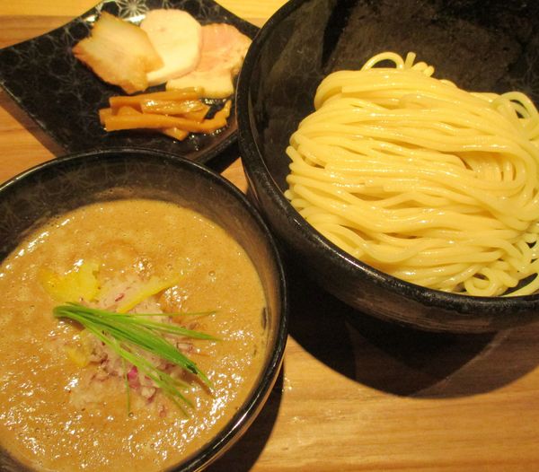 「つけ麺（中）900円」@麺屋 周郷 新橋店の写真
