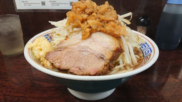 「ミニラーメン　カタメニンニクヤサイアブラ少しマシ」@ラーメン二郎 めじろ台店の写真