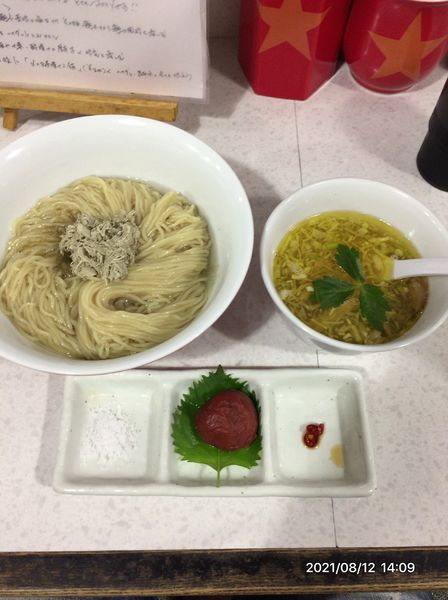 「紀州南高梅をつぶしながら食べる昆布水塩つけ麺（1.5玉）」@ラーメン星印の写真