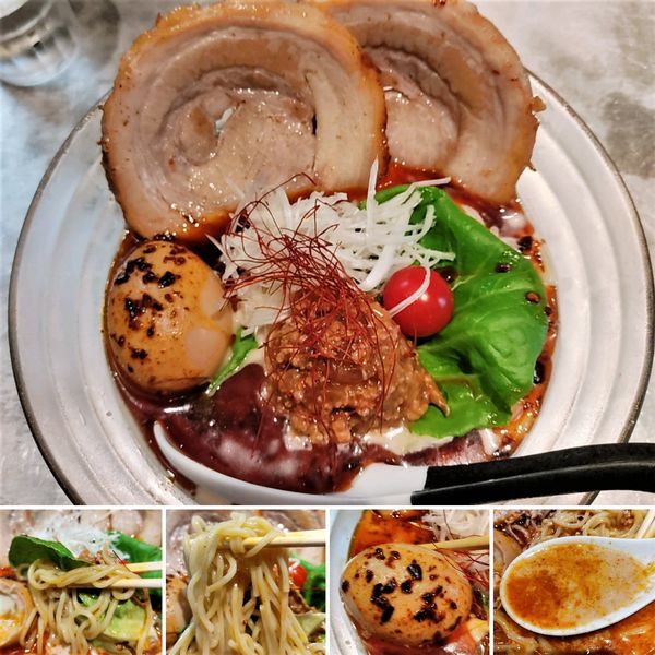 「冷やし担々麺＋味玉＋叉焼2枚＝1300円」@麺 やまらぁの写真