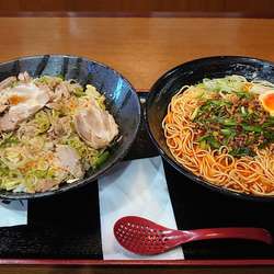 台湾ラーメン麺２倍、ネギチャーシュー丼