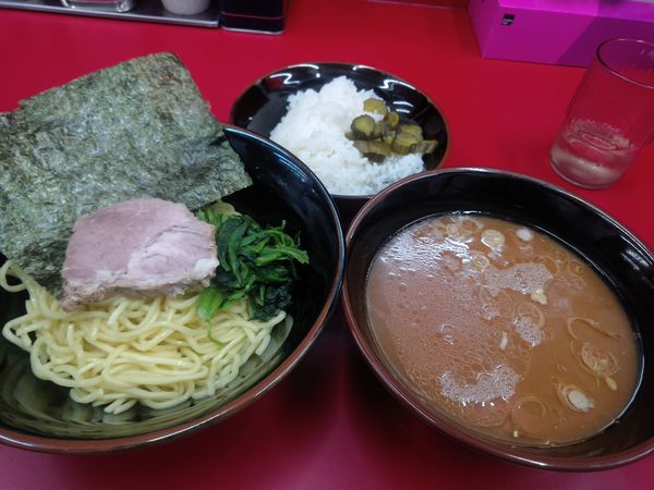 「つけ麺並６５０円　硬め濃いめ多めライス」@横浜ラーメン 武蔵家 北千住西口店の写真