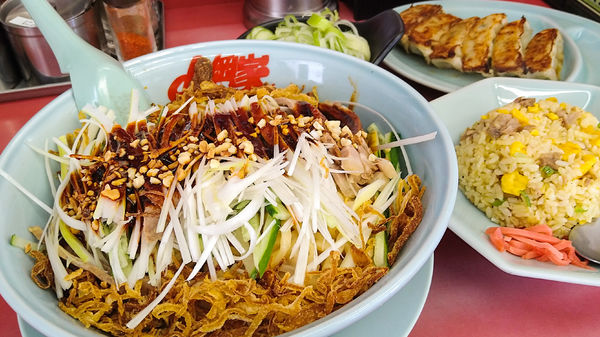 「限定/ピリ辛よだれ豚風まぜそば+チャーハン+ライスとか」@ラーメン山岡家 瑞穂店の写真