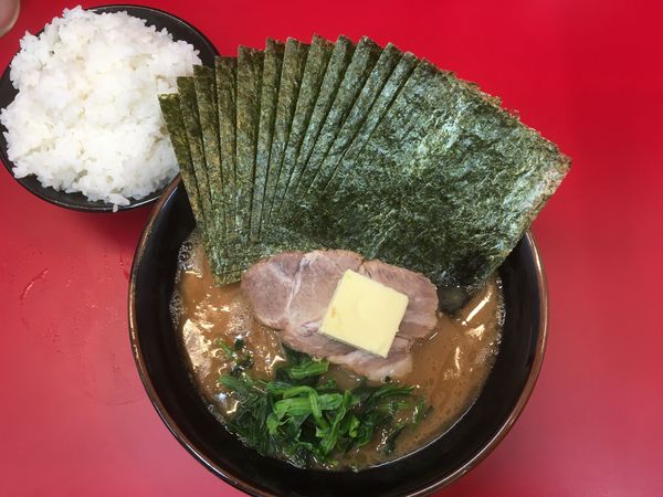 「ラーメン+海苔ダブル+バター+ライス大」@横浜ラーメン 山本家の写真