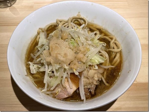 ラーメン （麺半分・背あぶら)