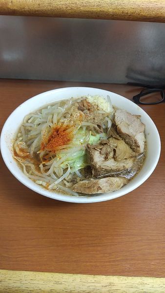 「ﾗｰﾒﾝ(ﾔｻｲ、ﾆﾝﾆｸ(半分)、ｱﾌﾞﾗ(半分))」@ラーメン荘 地球規模で考えろ ソラの写真