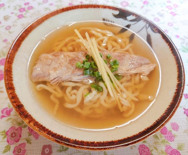 「なんこつそば(小)ちぢれ麺」@にいまそばの写真