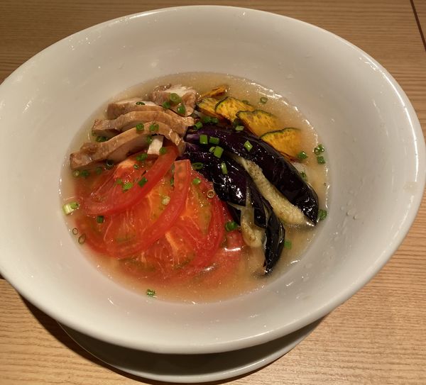 「【限定】夏野菜と鶏肉の冷やし麺　８６０円」@横濱一品香 相鉄ジョイナス店の写真