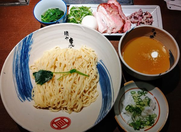 「薬涼潮つけそば 特製盛トッピング」@麺や 虎徹の写真